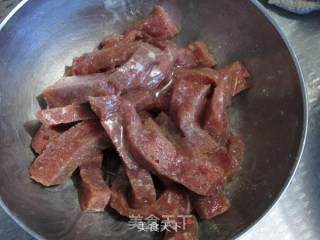 菲力牛排炒荷兰豆的做法步骤：4
