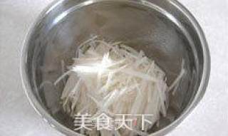 凉拌酱萝卜丝的做法步骤：2