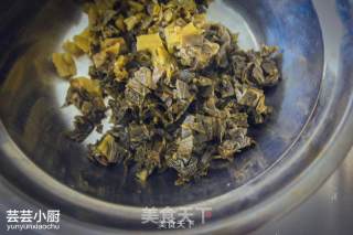 猪肉菜饭 【芸芸小厨】的做法步骤：2