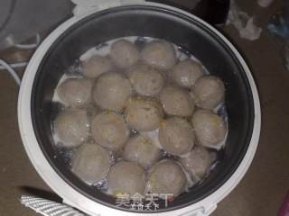 电饭煲煮潮州牛肉丸清汤的做法步骤：2