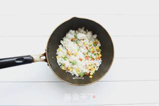 三文鱼炒饭的做法步骤：4