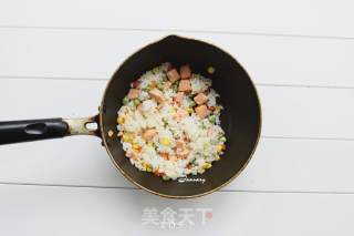 三文鱼炒饭的做法步骤：5