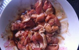 香菇滑鸡煲仔饭的做法步骤：3