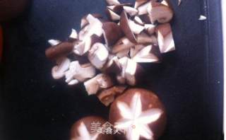 香菇滑鸡煲仔饭的做法步骤：5