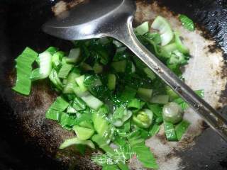 蟹柳青菜炒饭的做法步骤：4