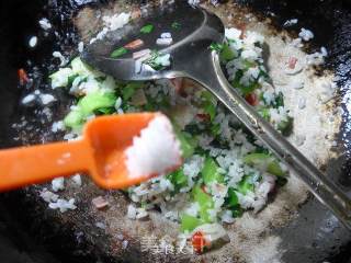 蟹柳青菜炒饭的做法步骤：6