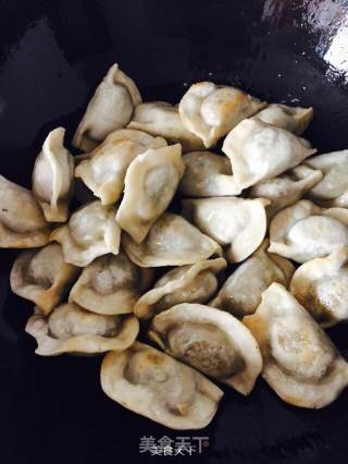 煎饺的做法步骤：4