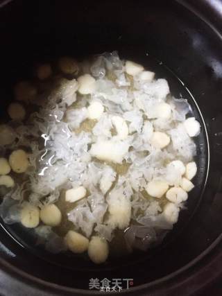 瑶柱小米银耳枸杞粥的做法步骤：3