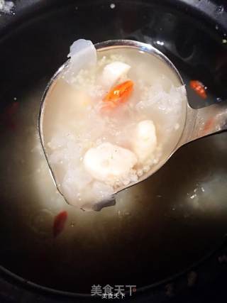 瑶柱小米银耳枸杞粥的做法步骤：5
