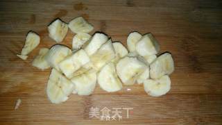 酸奶燕麦杯之香蕉杯的做法步骤：2