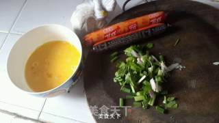 火腿鸡蛋饼的做法步骤：1