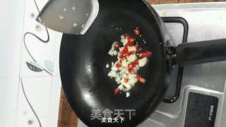 木耳青椒炒肉片的做法步骤：2