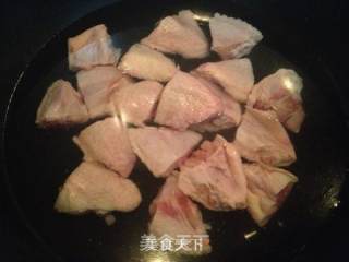 麻辣鸡翅的做法步骤：2