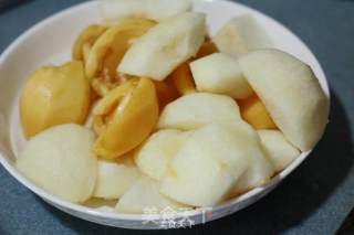 润肺止咳【雪梨枇杷瘦肉汤】的做法步骤：3