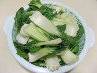 油菜香菇素馅饺子的做法步骤：1