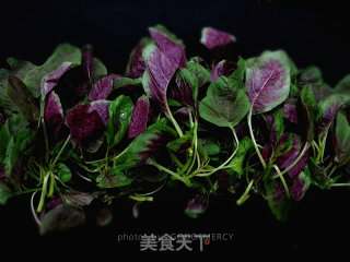 记忆中妈妈的味道=令人迷醉的水煮苋菜的做法步骤：1
