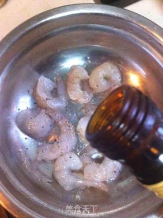 油醋汁藜麦鲜虾色拉的做法步骤：3