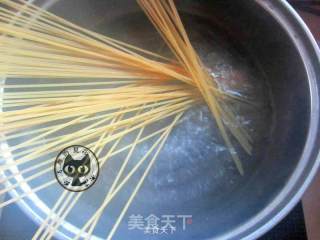 白酒蛤蜊意大利面的做法步骤：1