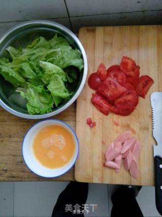 番茄鸡鸡汤的做法步骤：1