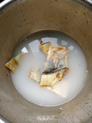 香煎黄鱼鲞的做法步骤：2