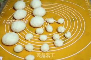深讨孩子喜爱的小熊豆沙包的做法步骤：5