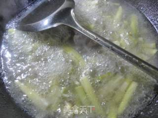 脚骨笋烧排骨的做法步骤：7