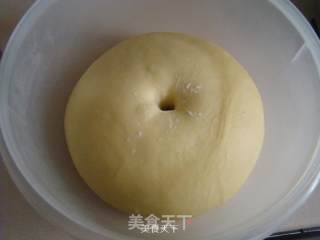 浓香鲔鱼面包的做法步骤：1