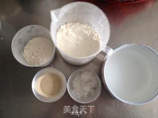 三分钟出膜老式面包！的做法步骤：1