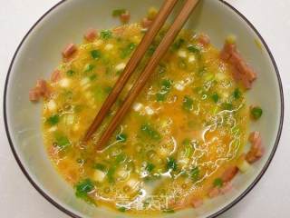 香葱火腿嫩蛋煎 ♥ 香草煎蛋5的做法步骤：4