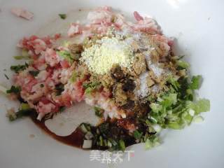 韭菜鸡蛋肉虾皮馅饼的做法步骤：6