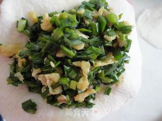 韭菜鸡蛋肉虾皮馅饼的做法步骤：15