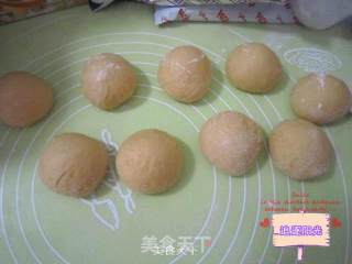 玉米沙拉肉松面包的做法步骤：3