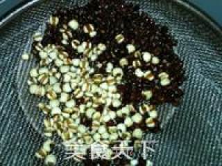 红豆薏米莲子豆浆的做法步骤：4