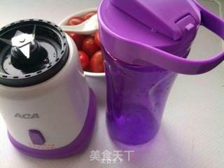夏日之饮品—冰镇番茄汁的做法步骤：1