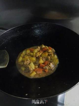 咖喱土豆鸡肉饭的做法步骤：4