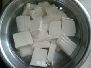 龙头鱼炖嫩豆腐的做法步骤：3