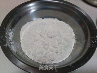 陀螺杏仁酥的做法步骤：1