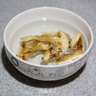 细腻鲜美无法挡-----松茸蛋羹的做法步骤：1