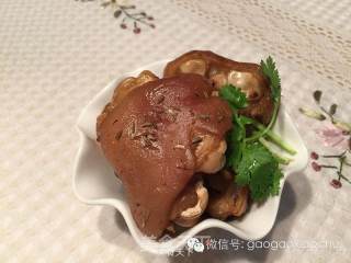 香酥猪蹄的做法步骤：5