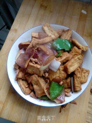 家常肉末豆腐炒洋葱的做法步骤：7