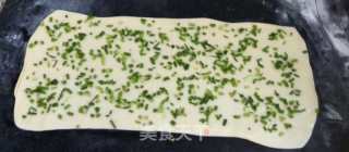 香葱小花卷的做法步骤：5