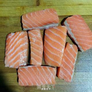 香煎三文鱼的做法步骤：1