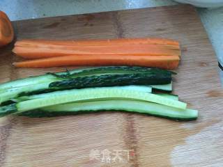 寿司的做法步骤：1