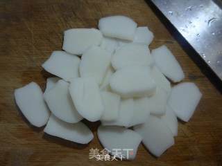 韭菜培根炒年糕的做法步骤：2
