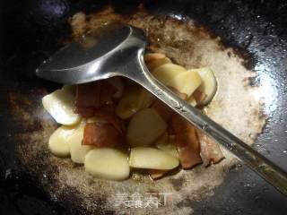 韭菜培根炒年糕的做法步骤：8