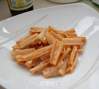 椒盐藕条—下酒菜的做法步骤：5