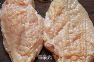 香辣劲爆鸡米花的做法步骤：1