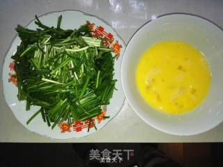 韭菜炒鸡蛋的做法步骤：2