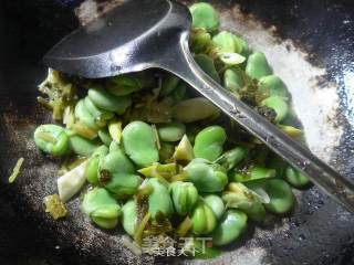雪菜雷笋炒蚕豆的做法步骤：8