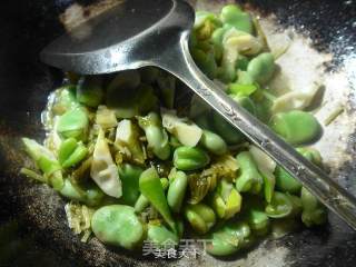 雪菜雷笋炒蚕豆的做法步骤：11